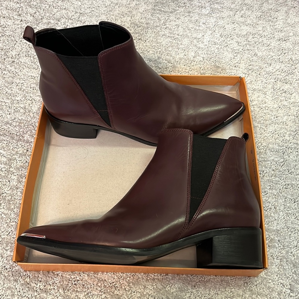 MARK FISHER YALE POINTY TOE CHELSEA BOOTIE 7M Dark Purple/Blk Excellent Conditio